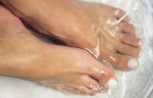 bicarbonat de sodiu picioare