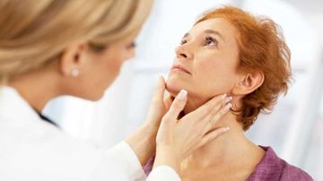 Suferi de hipotiroidie sau hipertiroidie? Afla ce alimente naturale contin iod si seleniu, esentiale pentru echilibrarea tiroidei