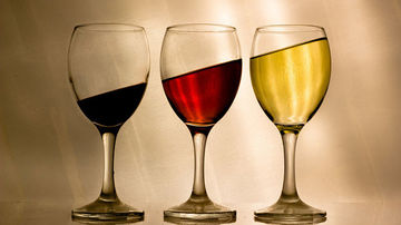 9 semne care te ajuta sa recunosti un alcoolic bine adaptat la viata sociala