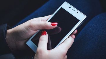 Telefoanele mobile si cancerul - ce trebuie sa stim