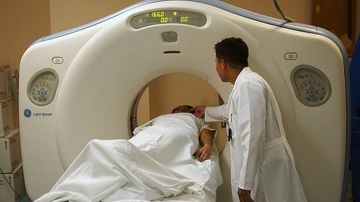 10 intrebari pe care sa le pui INAINTE de a accepta radioterapia pentru cancer