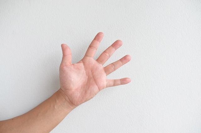 umflarea degetelor cu artrită