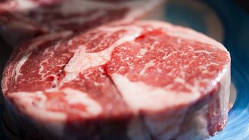 Lipiciul de carne: secretul murdar al industriei alimentare!