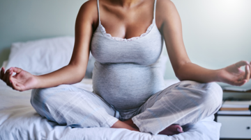 5 posturi de yoga benefice în timpul sarcinii
