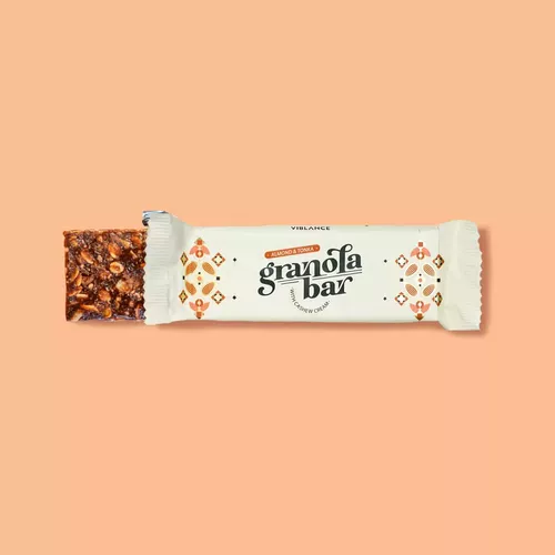 Baton Granola cu Migdale și Tonka, 55g | Viblance